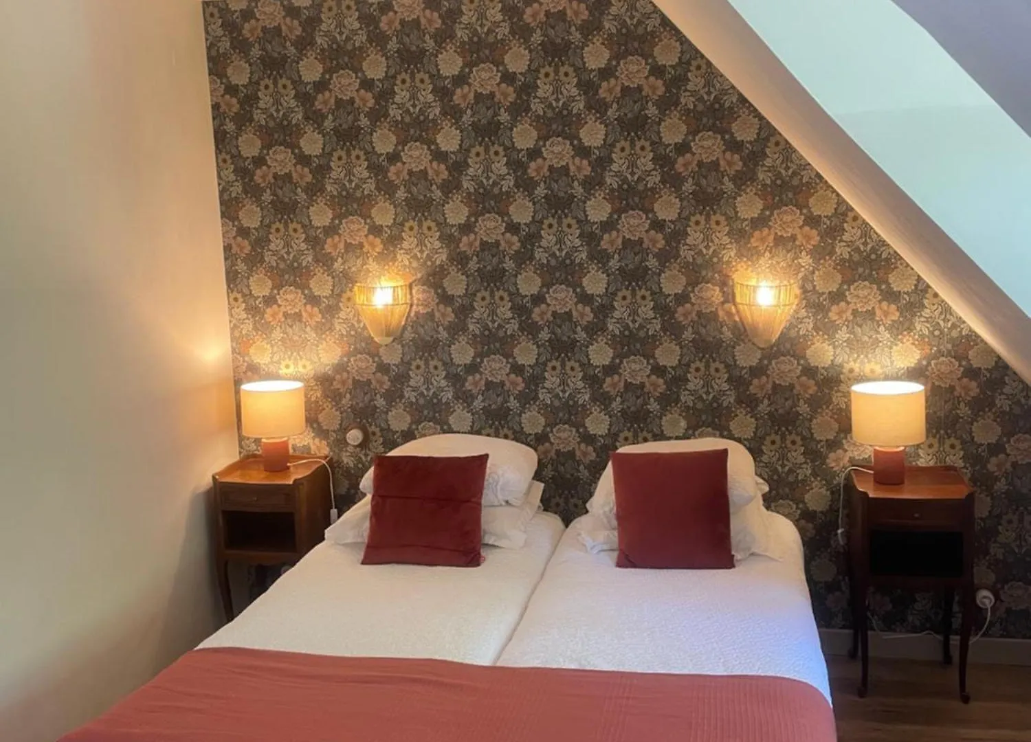 Hôtel Kastell Dinec'h Minihy-Tréguier 3*,